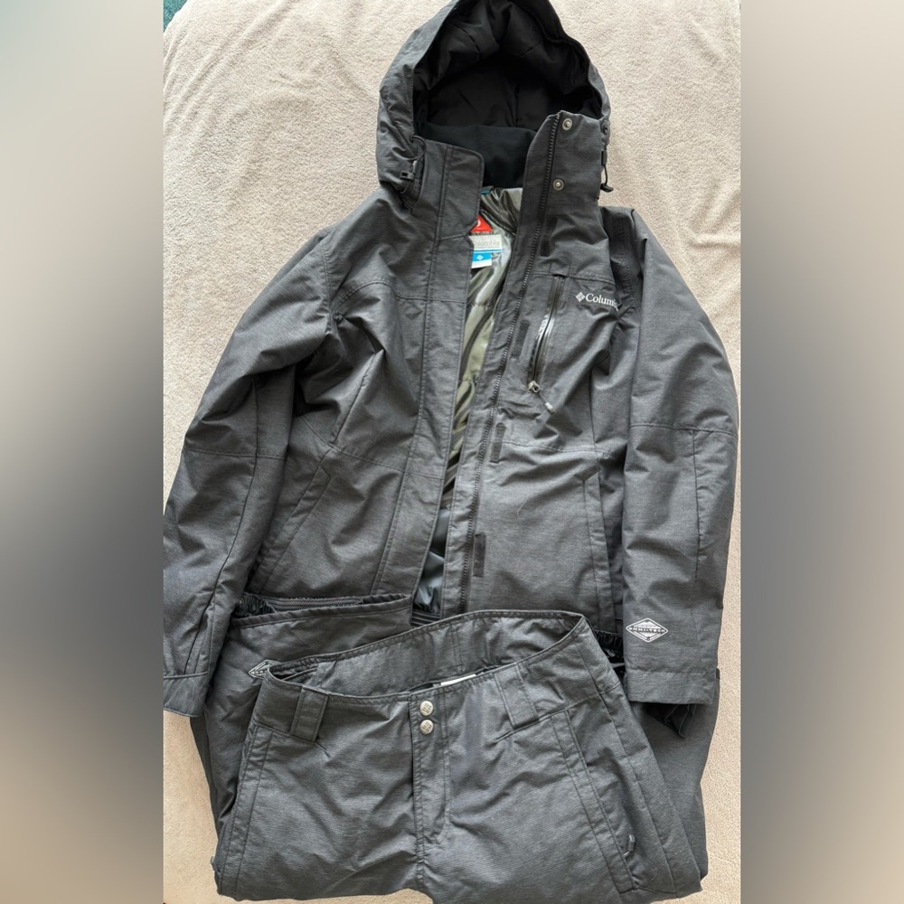 Columbia Charcoal Omni-Heat and Fleece Hooded Jacket and Pants Set